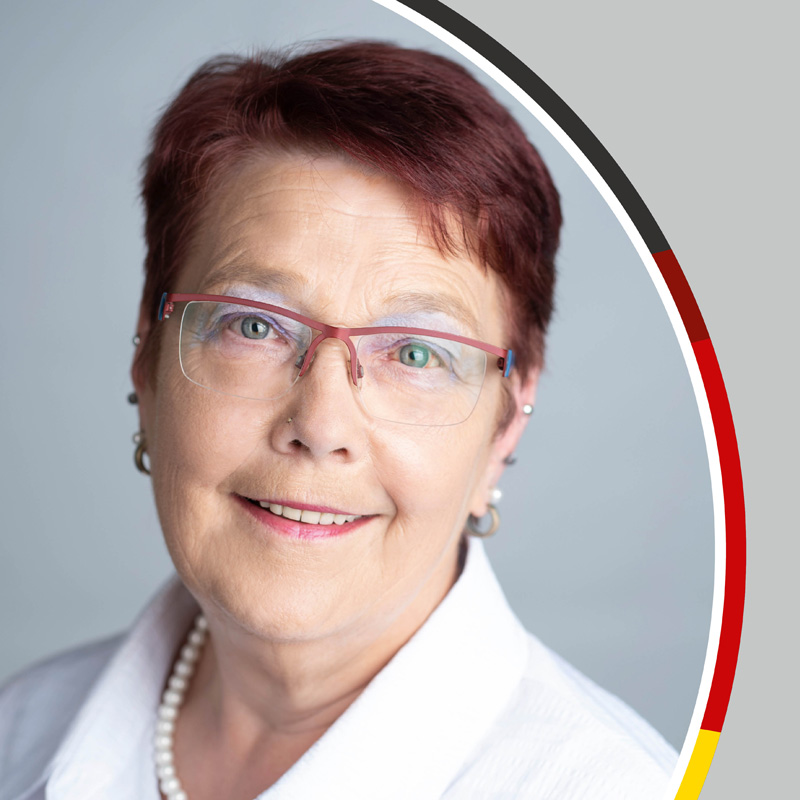  Anita Engler